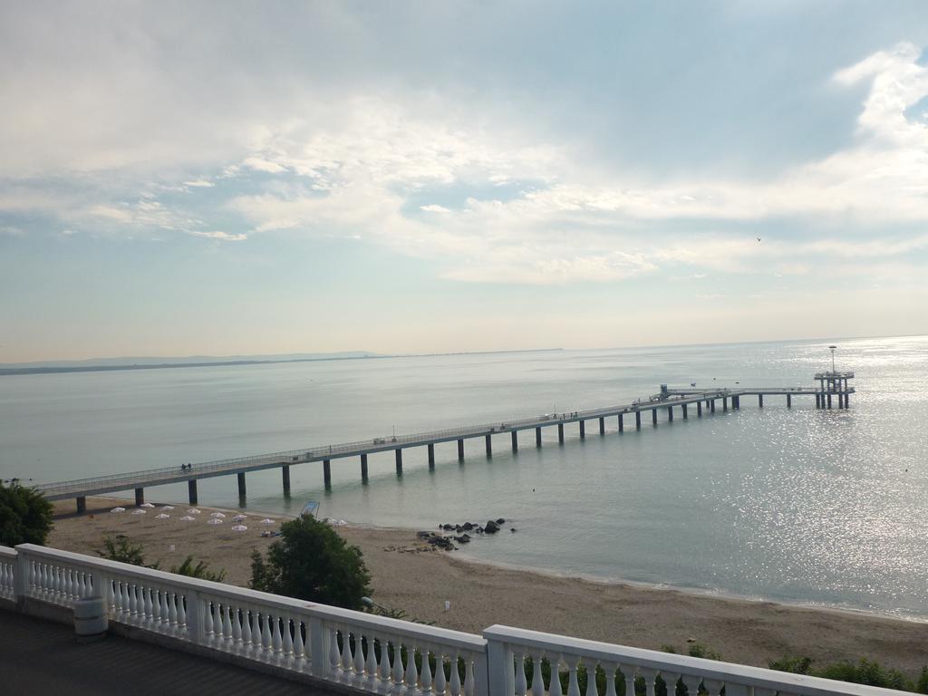 Sea Garden Plaza Apartment - Free Parking Burgas Room photo