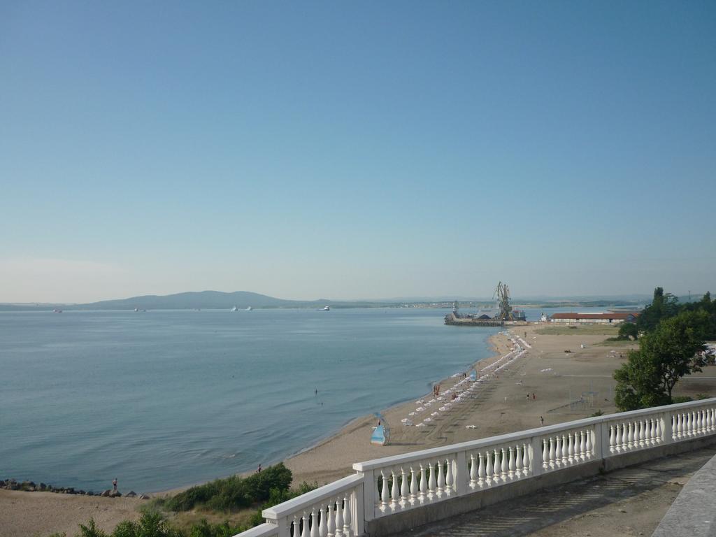 Sea Garden Plaza Apartment - Free Parking Burgas Room photo